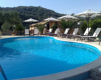 Villa Dorita - Parga - Piscina