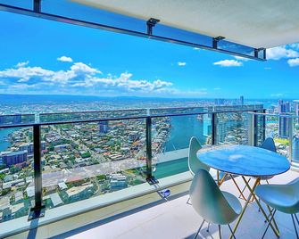 Circle On Cavill Surfers Paradise Apartments-Holiday Paradise - Surfers Paradise - Balcony
