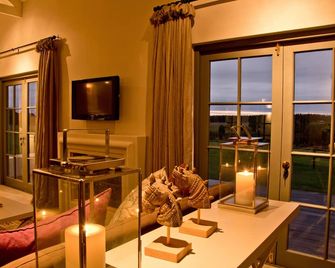 Rare Earth Country House - Plettenberg Bay - Living room