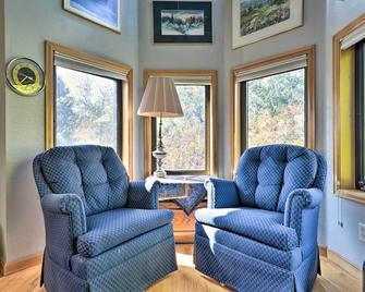 Loveland Guest House with Balcony by Boyd Lake - Loveland - Living room