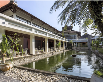 Mesra International Hotel - Samarinda - Gebäude