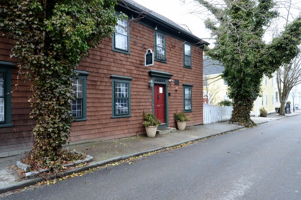 Melville House Newport