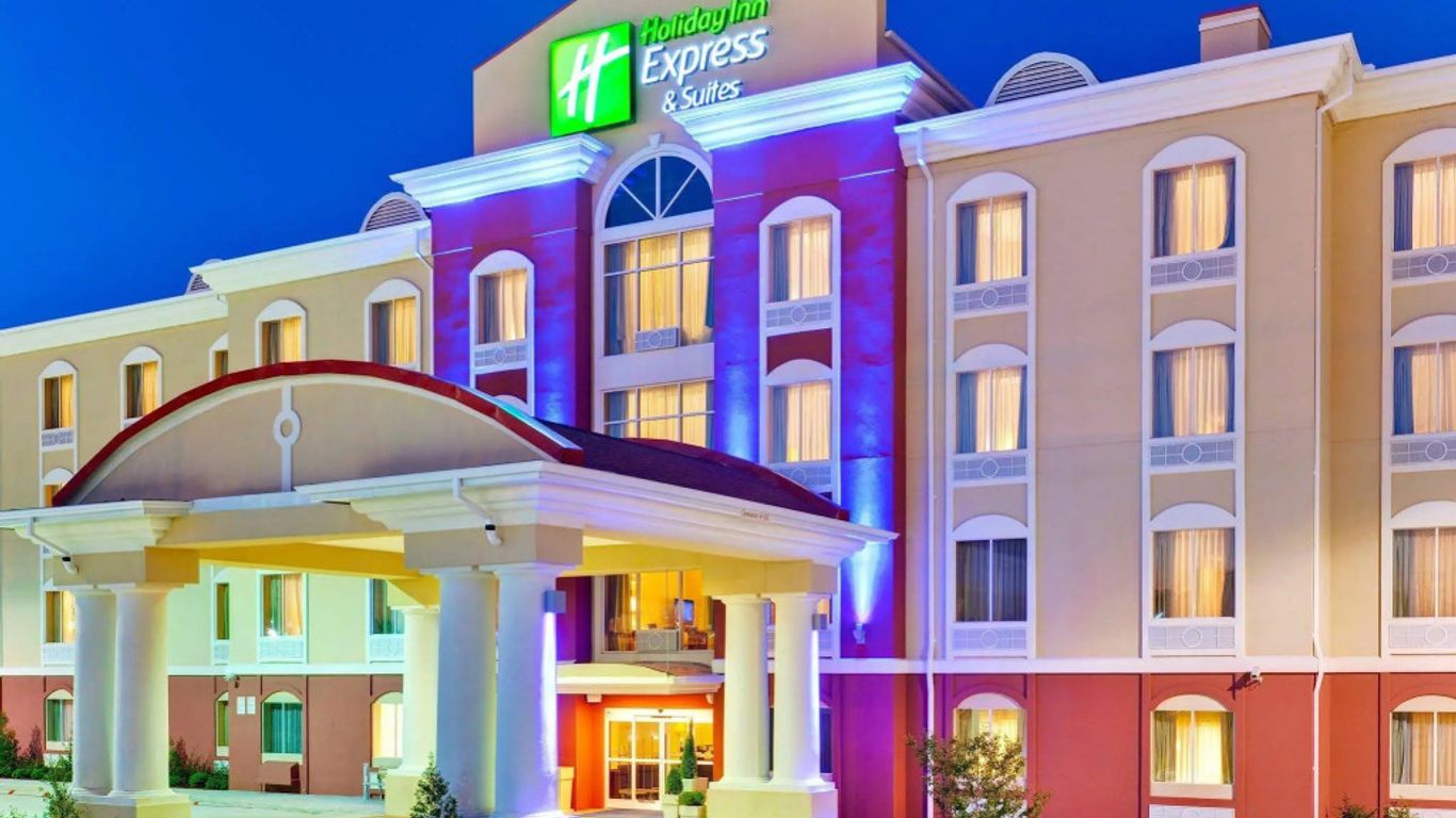 Holiday Inn Express & Suites Byram By IHG