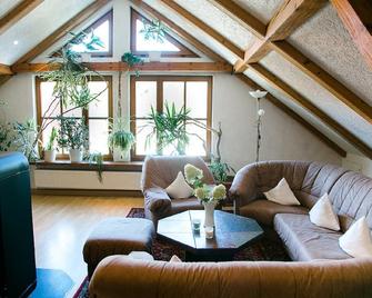 Hohes Ferienhaus - Heiligenstadt - Sala de estar