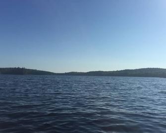 Bring everything to camp minus the tent at our little cabin. - Gouldsboro - Playa