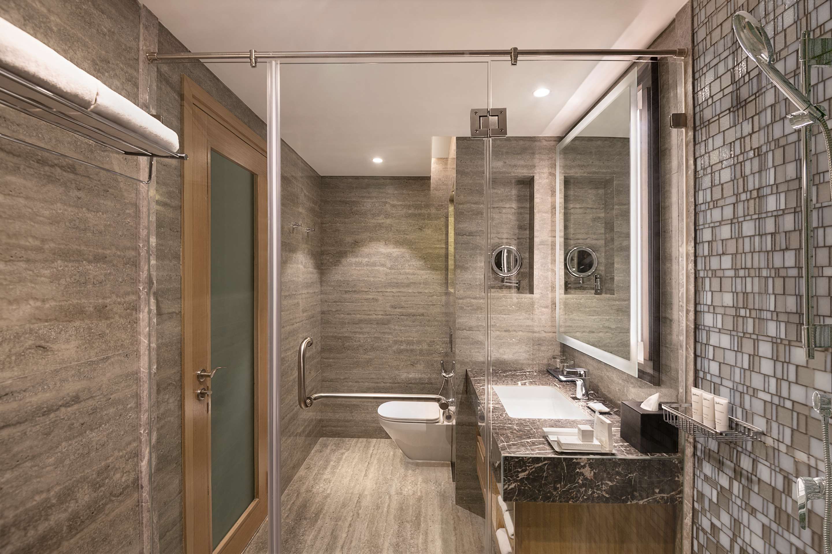 Radisson Mumbai Andheri Midc thumbnail 3