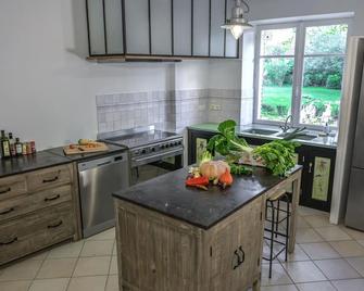 Family house, 22 pers, 11 rooms, swimming pool, park, organic farm - Nemours - Cuisine