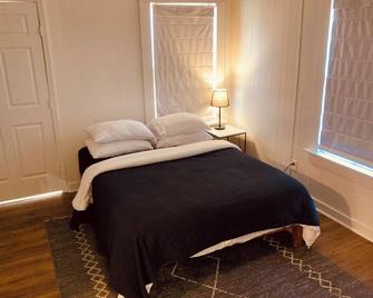 Charming 2-bedroom house with WiFi, AC in North Little Rock - North Little Rock