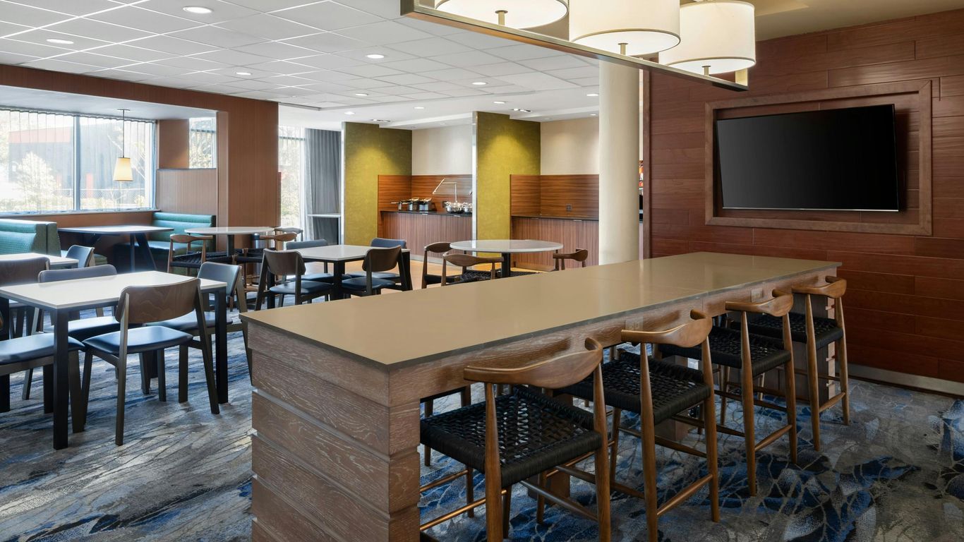 فيرفيلد إن آند سويتس أورلاندو كيسيمي سيليبريشن