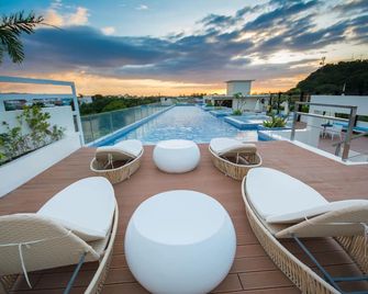 Ferra Hotel and Garden Suites - Boracay - Balcón