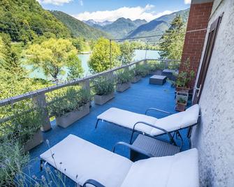 House by the Lake - Most na Soči - Balcón