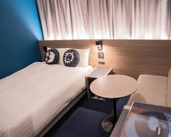 هوتل شيه، أوساكا - أوساكا - غرفة نوم