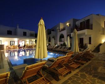 Katerina Hotel - Agios Prokopios - Piscine