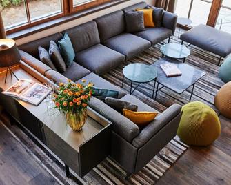 Serviced Luxury Chalet Evi, Ski-in Ski-out - Kaprun - Lounge