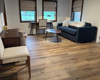 Hillside Hotel - Luray