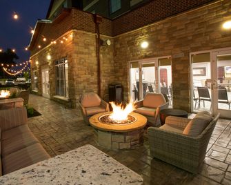 Homewood Suites by Hilton Cincinnati Airport South-Florence - פלורנס - פטיו