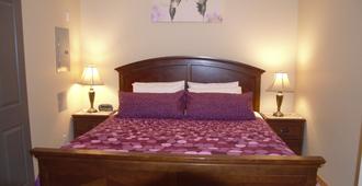 Lodges At Canmore Hot Tub & Heated Swimming Pool, Private Laundry, Kitchen&bbq - Canmore