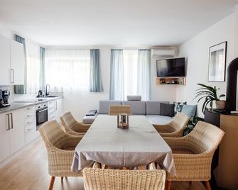 Csendeskert Wellness Apartments - Balatonalmádi - Dining room