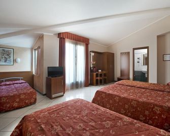 Hotel Stazione - Livorno - Bedroom