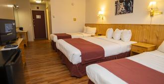 Canadas Best Value Inn River View Hotel - Whitehorse - Bedroom