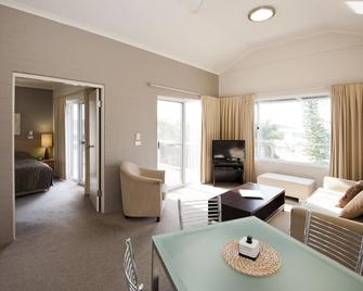 Mollymook Cove Apartments - Mollymook - Living room
