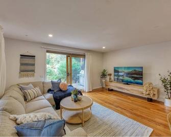 Acacia Rise - The Ultimate Peninsula Getaway - Cape Schanck - Living room