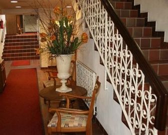 Hotel Stadt Kassel - Rinteln - Aufgang