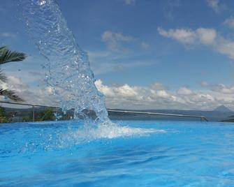 1b/1b Pool /Spectacular Lake Arenal Views!! - Tilarán - Piscina