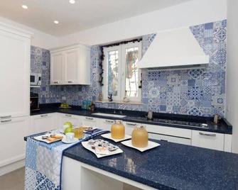 Villa Dei Srls - Positano - Positano - Kitchen