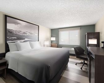 Super 8 by Wyndham Conrad - Conrad - Habitación
