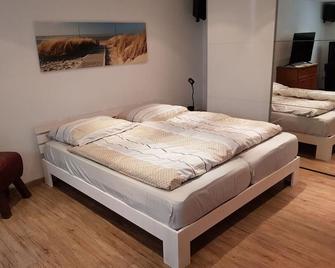 4 Sterne Souterrain Apartment Alt-Mariendorf - Berlin - Schlafzimmer
