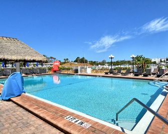 Heated Pool, Huge TV, Waterfront Tiki Bar & Grill, Close to Beaches - Sarasota - Piscina