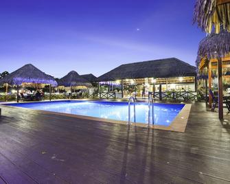 Beachfront Resort - Luganville - Pool
