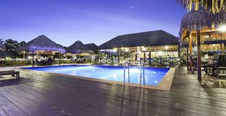 Beachfront Resort - Luganville - Pool