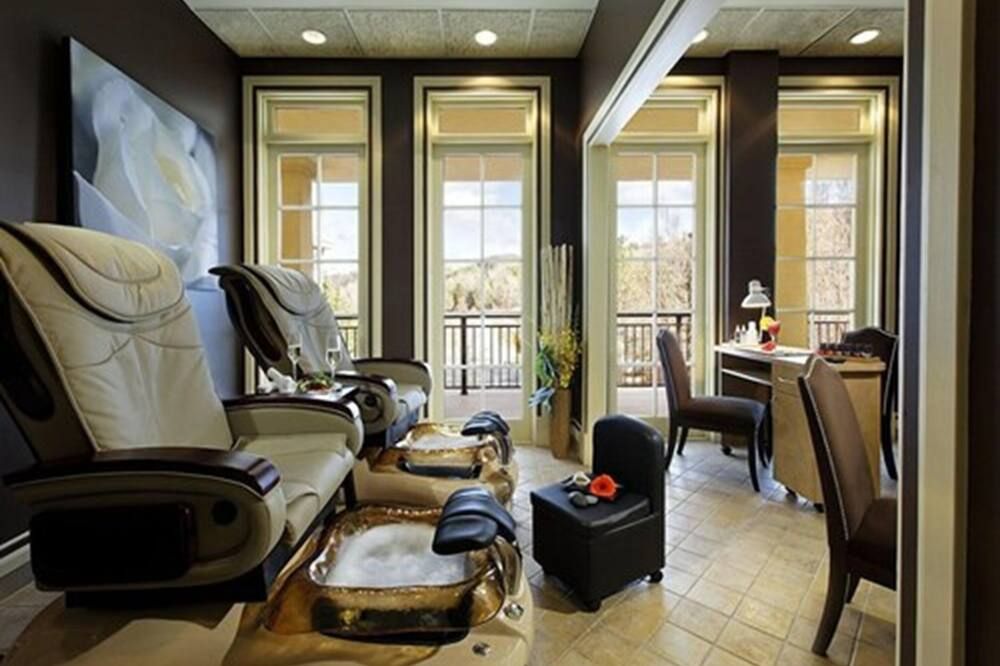 Hockley Valley Resort - Mono - Living room