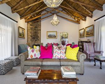 캐번 리조트 & 스파 - 본자네니 - 거실