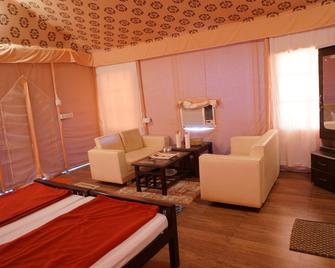 Polo Tent City & Resort - Vijayanagar - Bedroom