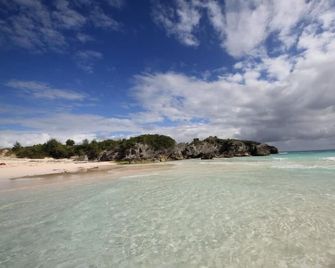 Your Very Own Private Space In Bermuda With Twizy Charger - Mount Pleasant - Strand