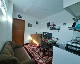 Masbate's Best Studio Apt. #1 Your Gated Studio Apt. with a Beautiful Interior - Masbate - Living room