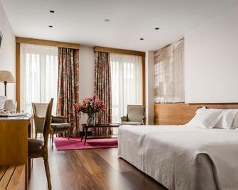 Gran Hotel La Perla - פאמפלונה - חדר שינה