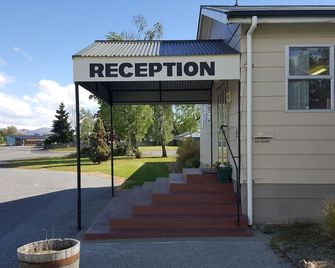 High Country Lodge, Motels & Backpackers - Twizel - Building