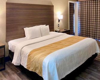 Quality Inn & Suites Airport - El Paso - Quarto