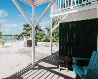 #2 - Guana Beach Inn @sunset beach, Guana Cay - Great Guana Cay - Patio