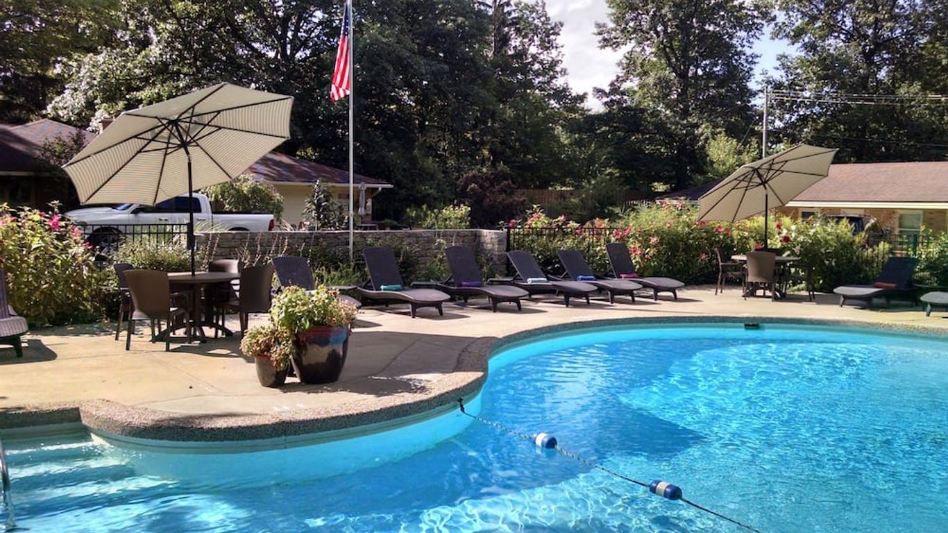 The Saugatuck Retro Resort Motel