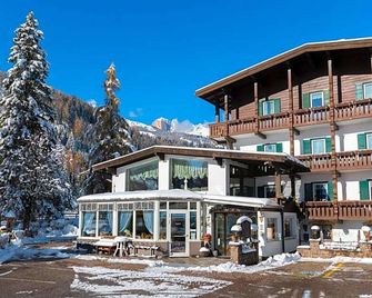 Hotel Al Lago - Soraga - Clădire