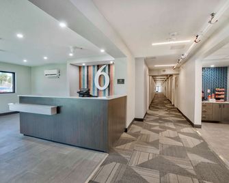 Motel 6-Fort Lauderdale, Fl - פורט לודרדייל - דלפק קבלה