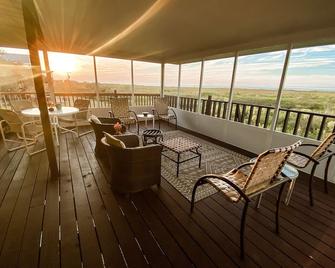 Spacious Camp with Canal Access and Beautiful Bay View - Franklin - Balcón