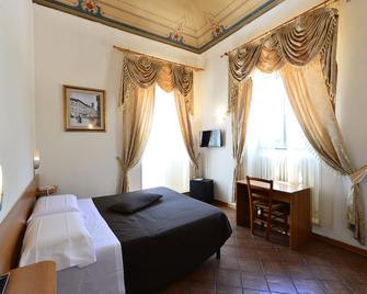 Hotel Iris - Perugia - Camera da letto