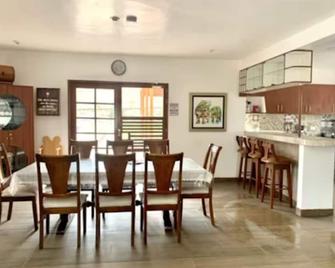 Cieneguilla ECO House -Petfriendly - 2000m2 (Up to 28 persons) - Pachacámac - Comedor
