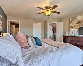 Relax Poolside! Serenity at The Lake In - Camdenton